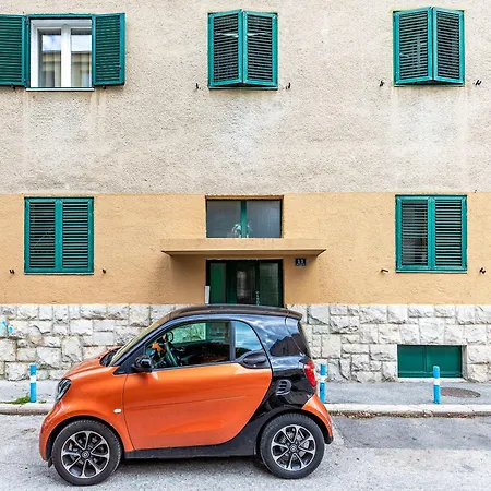 Biondina “luxury In The Center”